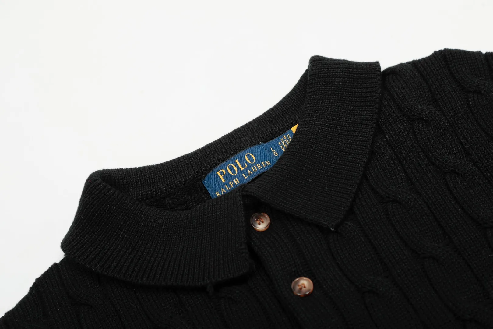 🅿️186 "Top quality" Style number: DS062# (not off the shelves all year round) [Ralph Lauren men's POLO lapel solid color pony embroidered logo knitted short sleeves] ✅Ralph Lauren Ralph Lauren classic basic lapel POLO men's all-season knitted short sleeves ✅Main supplier platform live broadcast Wholesale entity Replacement when out of stock Not off the shelf ✅ZP quality 1:1 version Scan the code to enter the GF website Counter quality ✅Details and quality are the only one in Guangzhou. Imported quality cotton yarn, focusing on high-end, cost-effective. Needless to say good quality. ✅The version restores the original version. The maximum size can be worn up to 200 pounds. Loose, comfortable and stress-free. ✅The upper body is simple and easy to match. A must-have for men. Good-looking clothes are never picky. A must-have for men's wardrobe. Size: S-XL. Color: Black, White, Gray, Khaki, Navy Blue, Gentleman's Lake Blue.